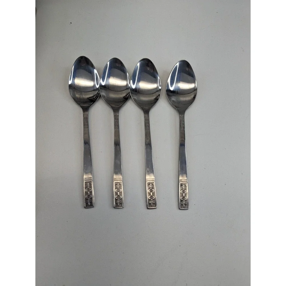Customcraft CUS3 Stainless Fleur De Lis 78 Pieces‎ Large Set Incomplete